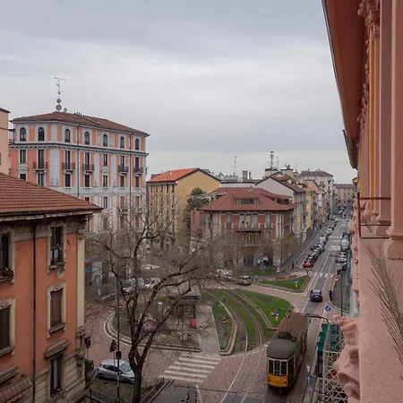 Ampio Biolocale Vicino Stazione Apartment