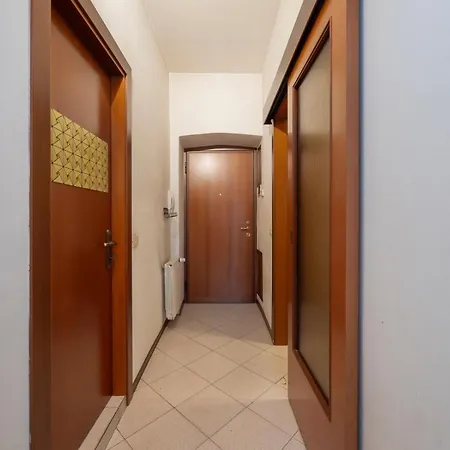 Apartment Ampio Biolocale Vicino Stazione Milan